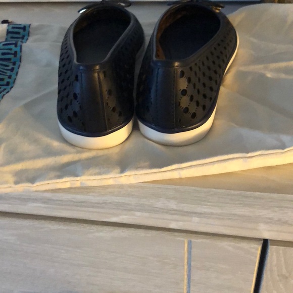 NWOT Tory Burch Navy Skyler Perforated Flats - Picture 8 of 8